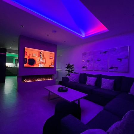 Luxury Property With Hot Tub And Sea Views Oystermouth Extérieur photo