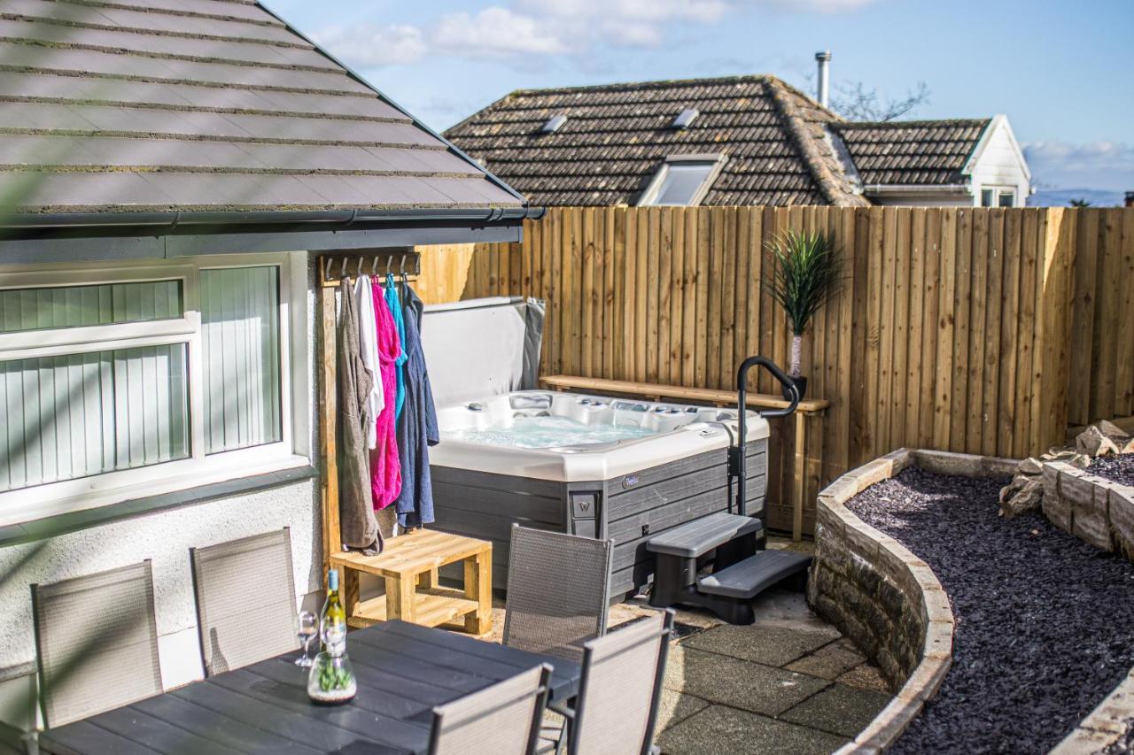 Luxury Property With Hot Tub And Sea Views Oystermouth Extérieur photo