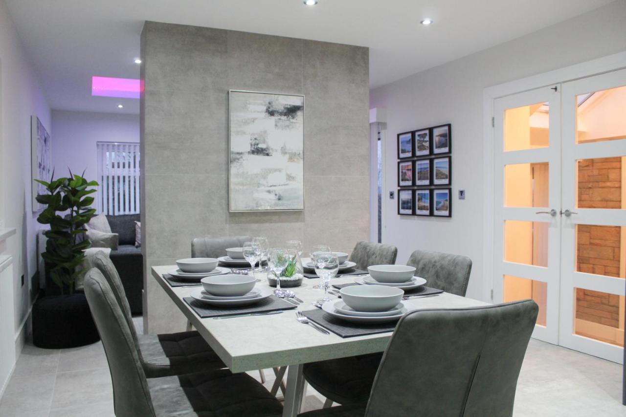 Luxury Property With Hot Tub And Sea Views Oystermouth Extérieur photo