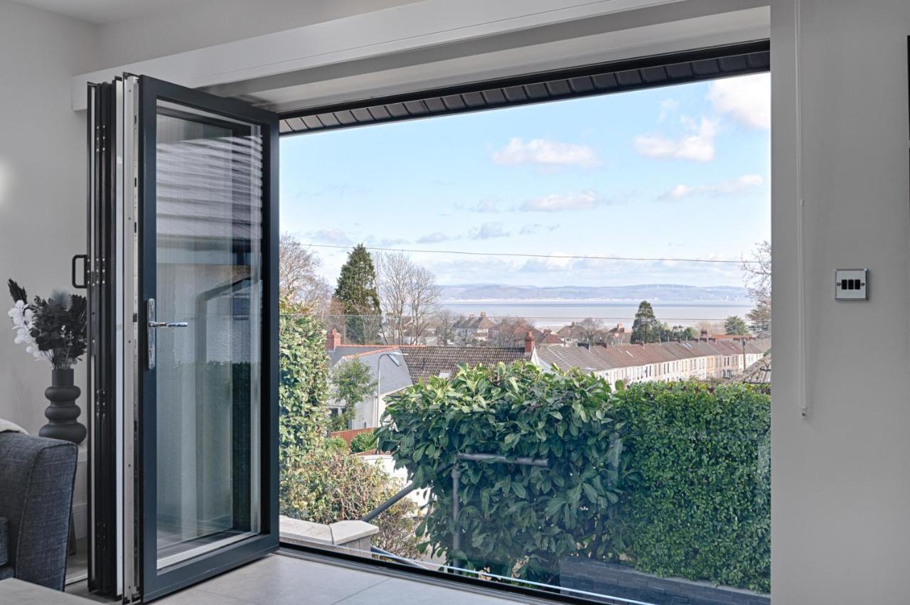 Luxury Property With Hot Tub And Sea Views Oystermouth Extérieur photo