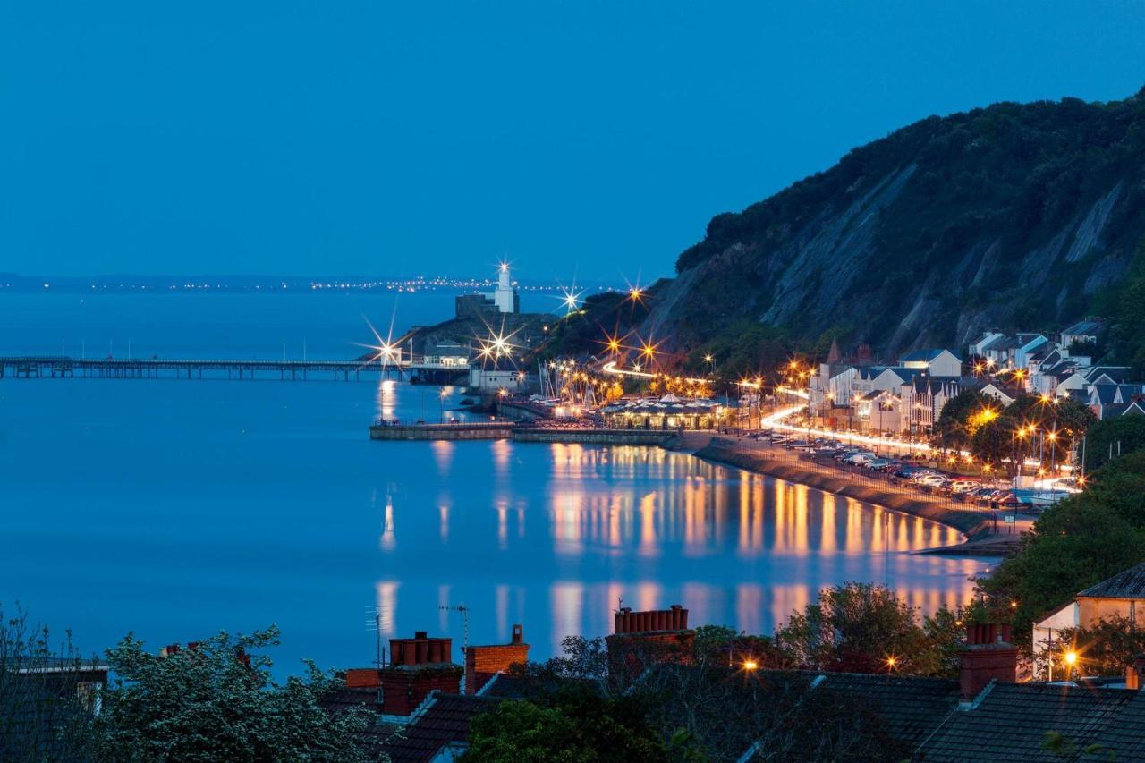 Luxury Property With Hot Tub And Sea Views Oystermouth Extérieur photo