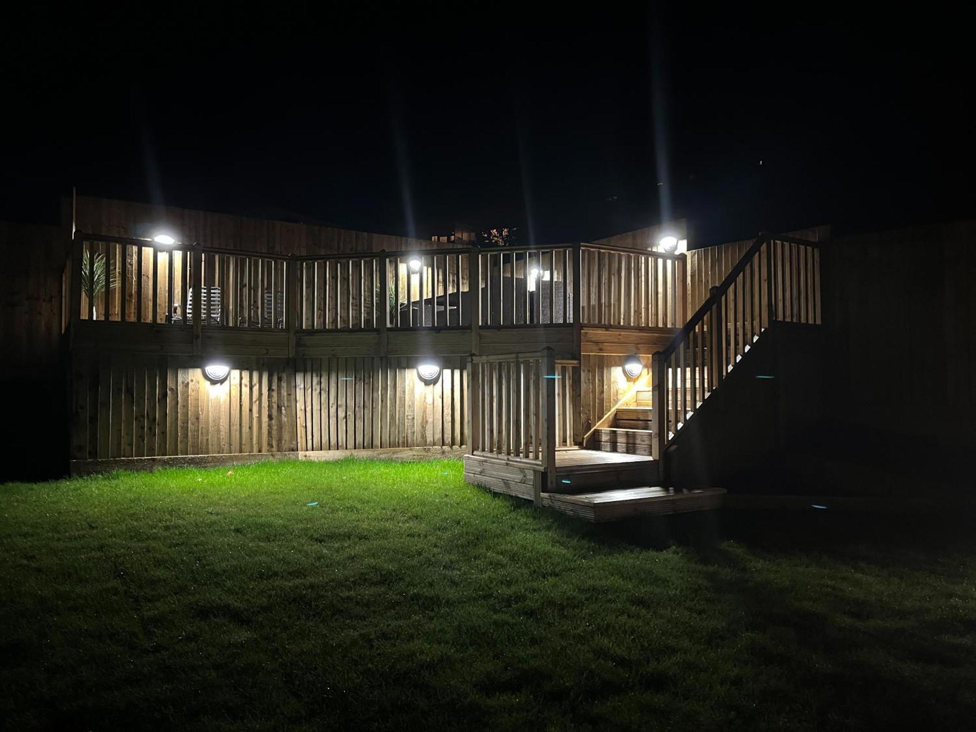 Luxury Property With Hot Tub And Sea Views Oystermouth Extérieur photo